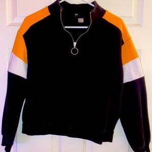 Black/yellow crop hoodie